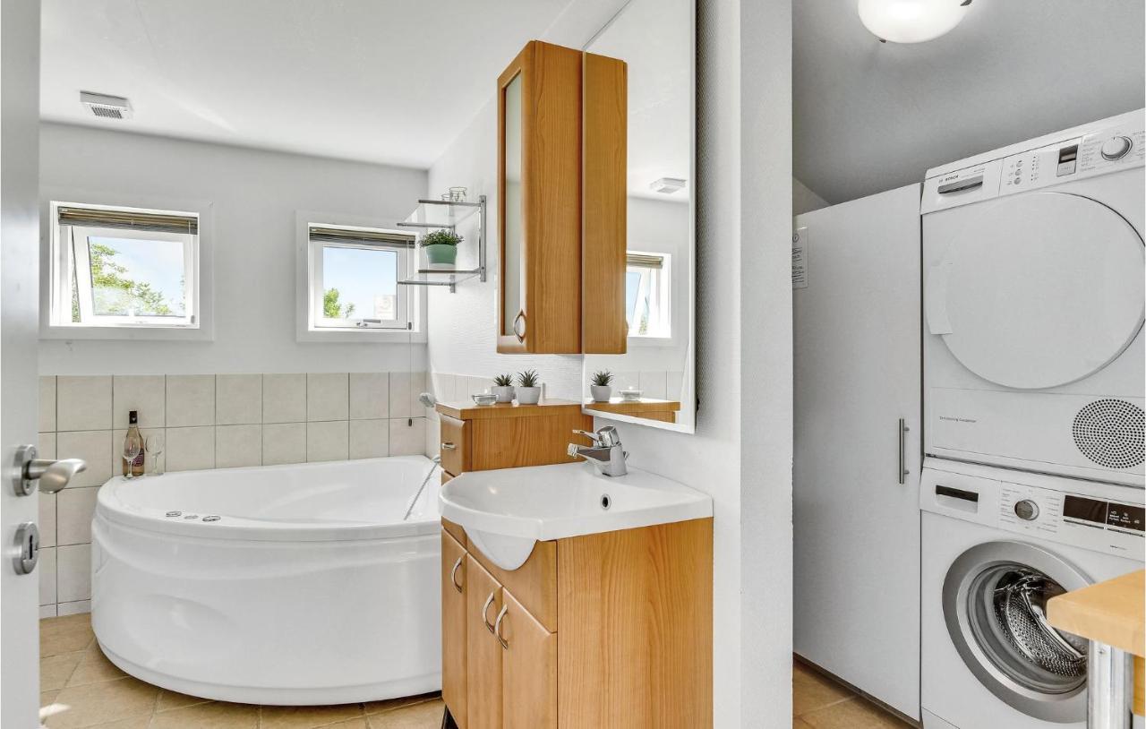 Cozy Home In Tarm With Kitchen Dış mekan fotoğraf